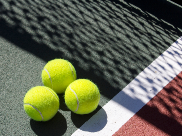 テニスボールの種類や選び方について解説！ – LTD