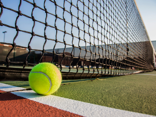 テニスボールの種類や選び方について解説！ – LTD